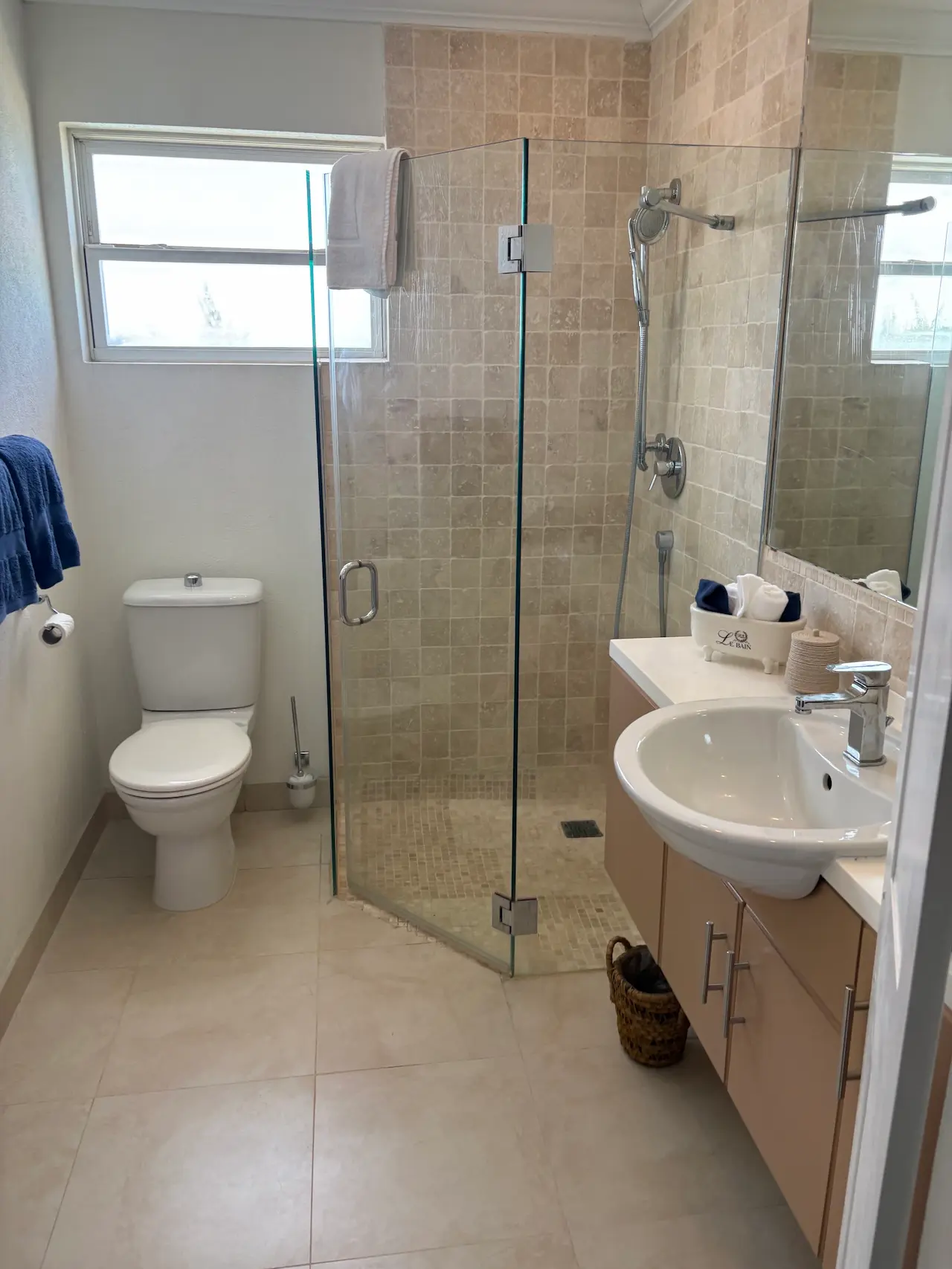 Bathroom 2 b 41 SANDY HOOK – EXECUTIVE RENTAL